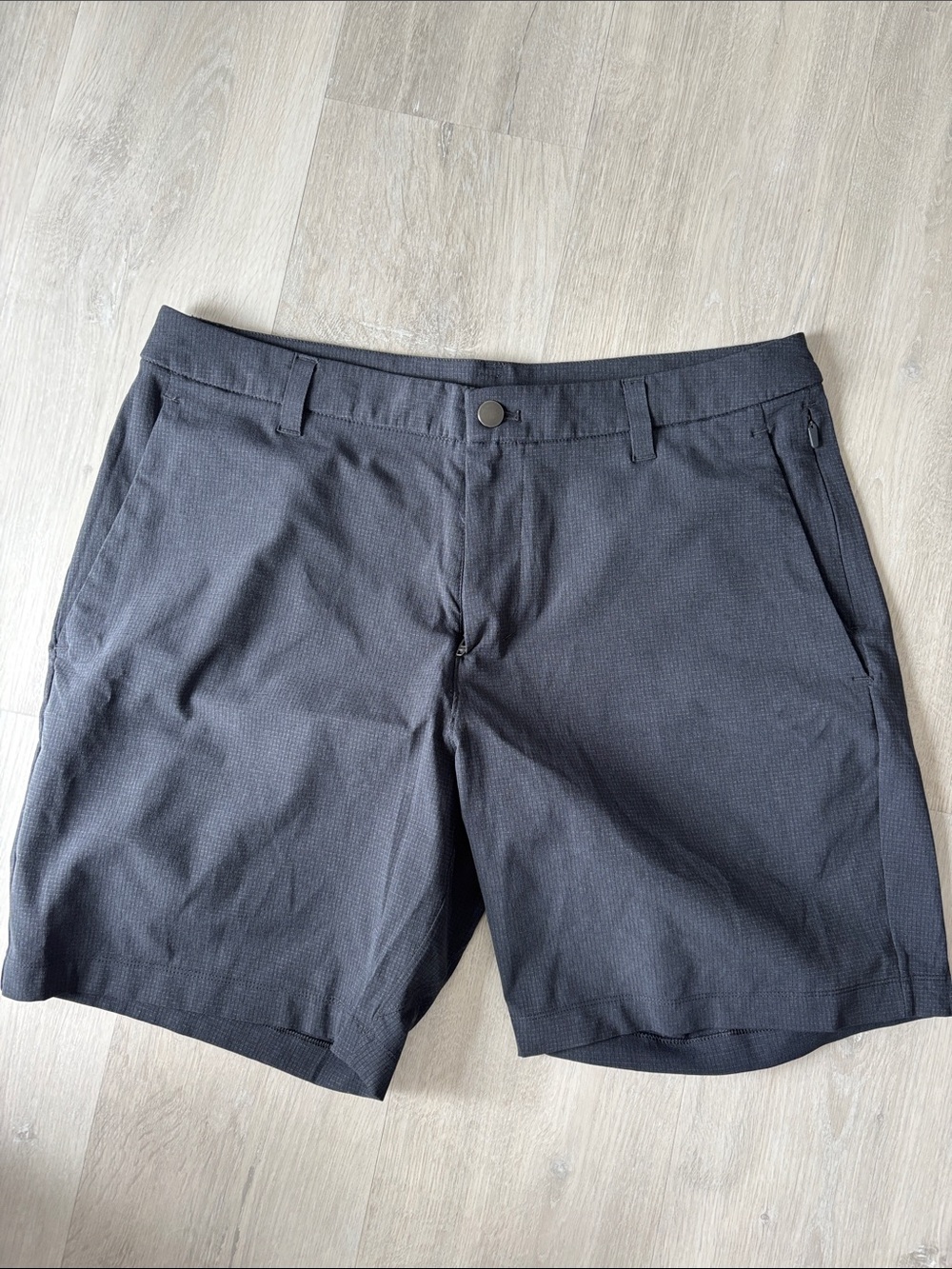 lululemon athletica Men's Dark Charcoal Flat Front Shorts